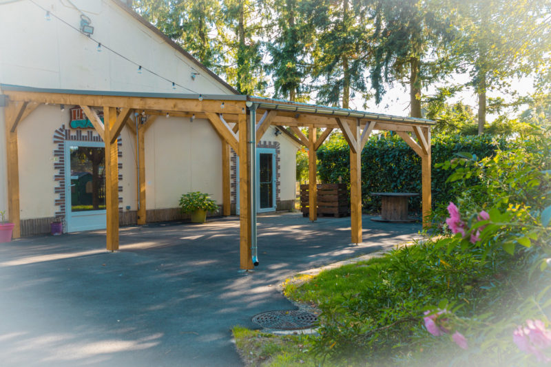 Salle des fêtes avec jardin et terrasse - Mayenne